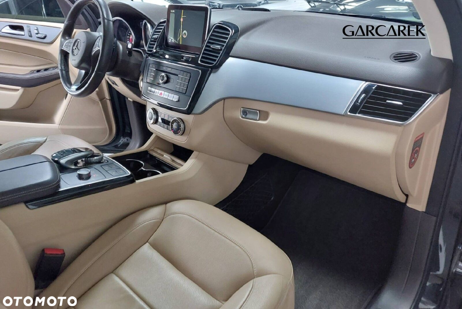 Mercedes-Benz GLE - 19