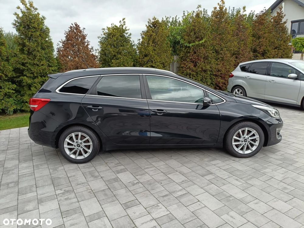 Kia Ceed - 13