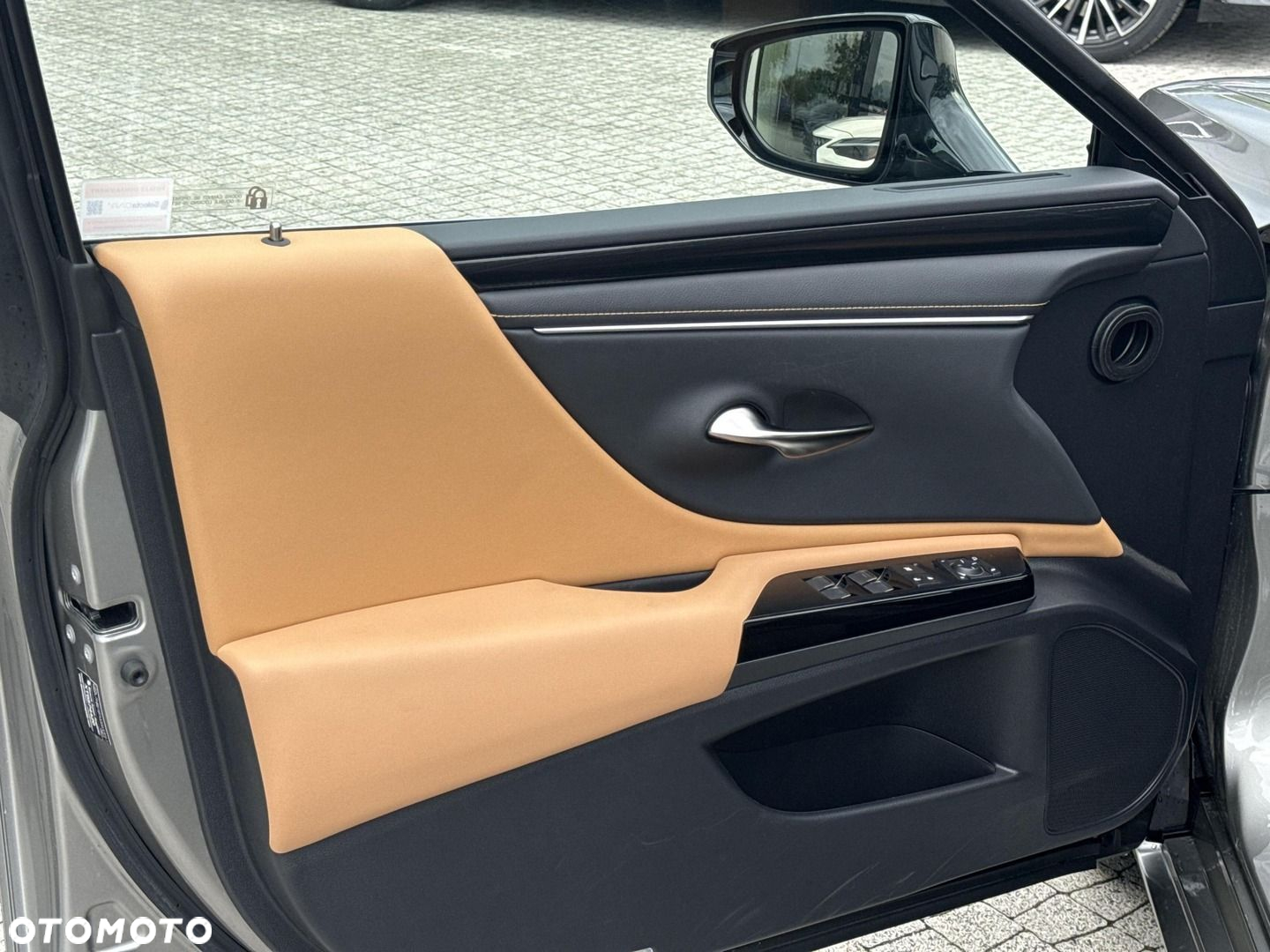 Lexus ES - 9