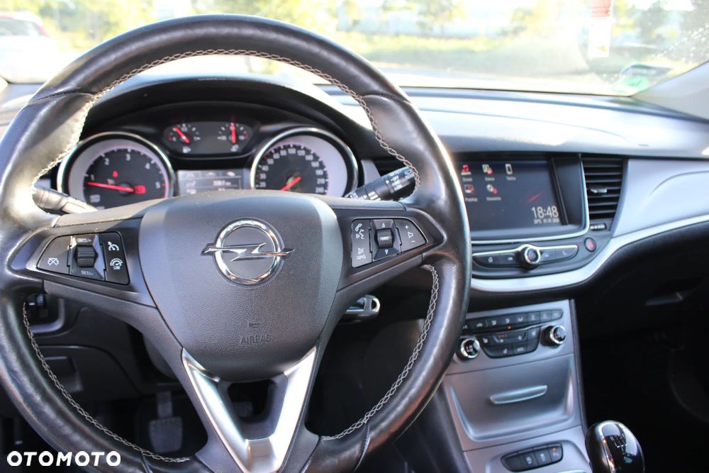 Opel Astra IV 1.6 CDTI Cosmo - 9
