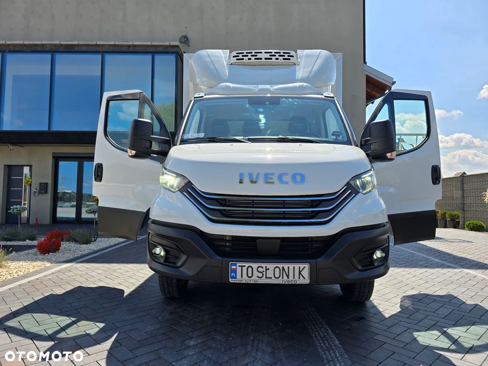 Iveco DAILY 50C18 MROŻNIA 8-PALETOWY + WINDA.1Tona AGREGAT Carrier -20*C +20*C 183Tyś km SERWIS DO OSTATNIEGO Km ASO IVECO SALON PL BOGATA OPCJA WYPOSAZENIA LED NAVI AKTYWNY TEMPOMAT FOTEL KIEROWCY PNEŁMATYCZNY - 31
