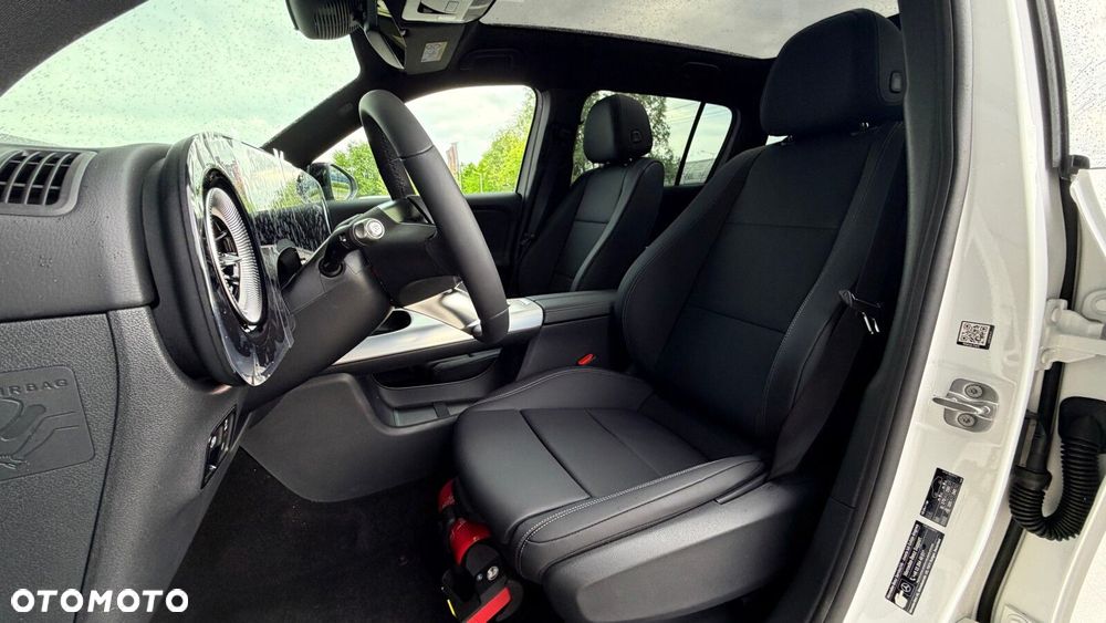 Mercedes-Benz GLB - 17