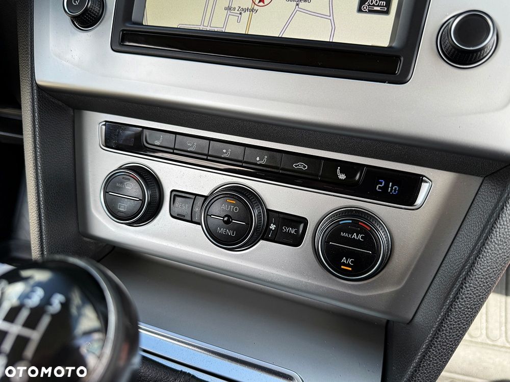 Volkswagen Passat Variant 2.0 TDI (BlueMotion Technology) Highline - 35