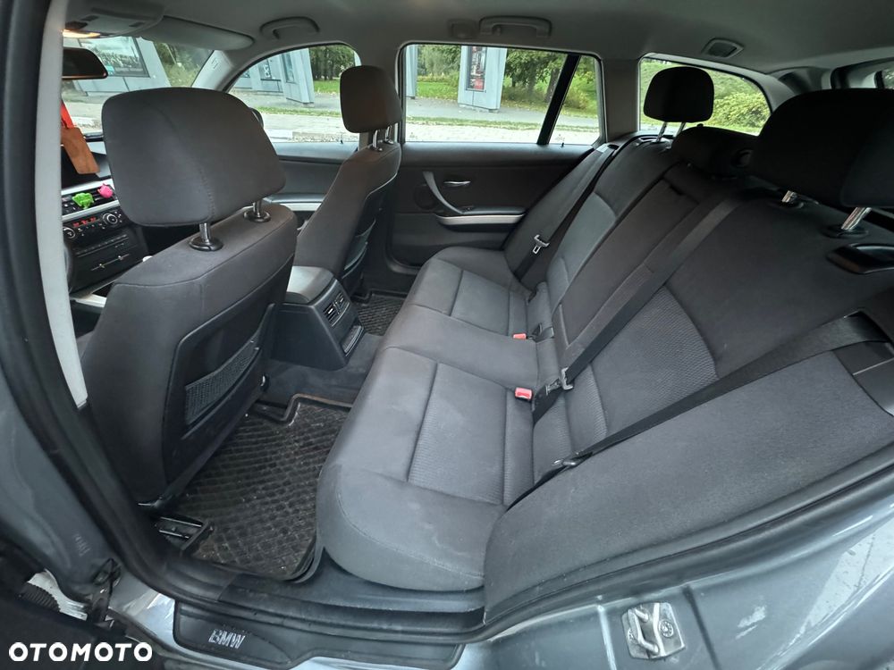 BMW Seria 3 318d - 8