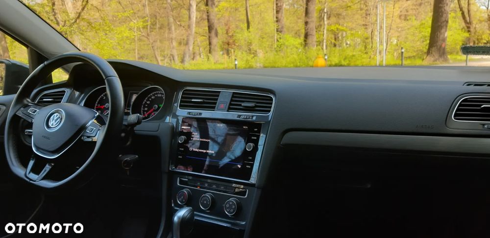 Volkswagen Golf - 26