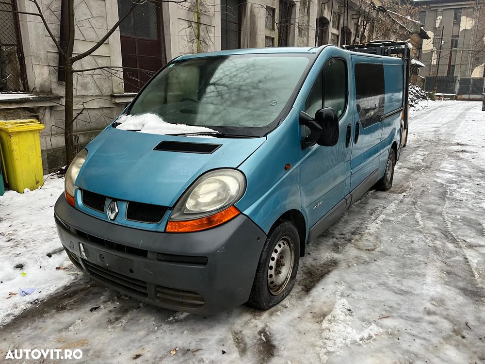 Dezmembrez Renault Trafic bleo 2004 - 1