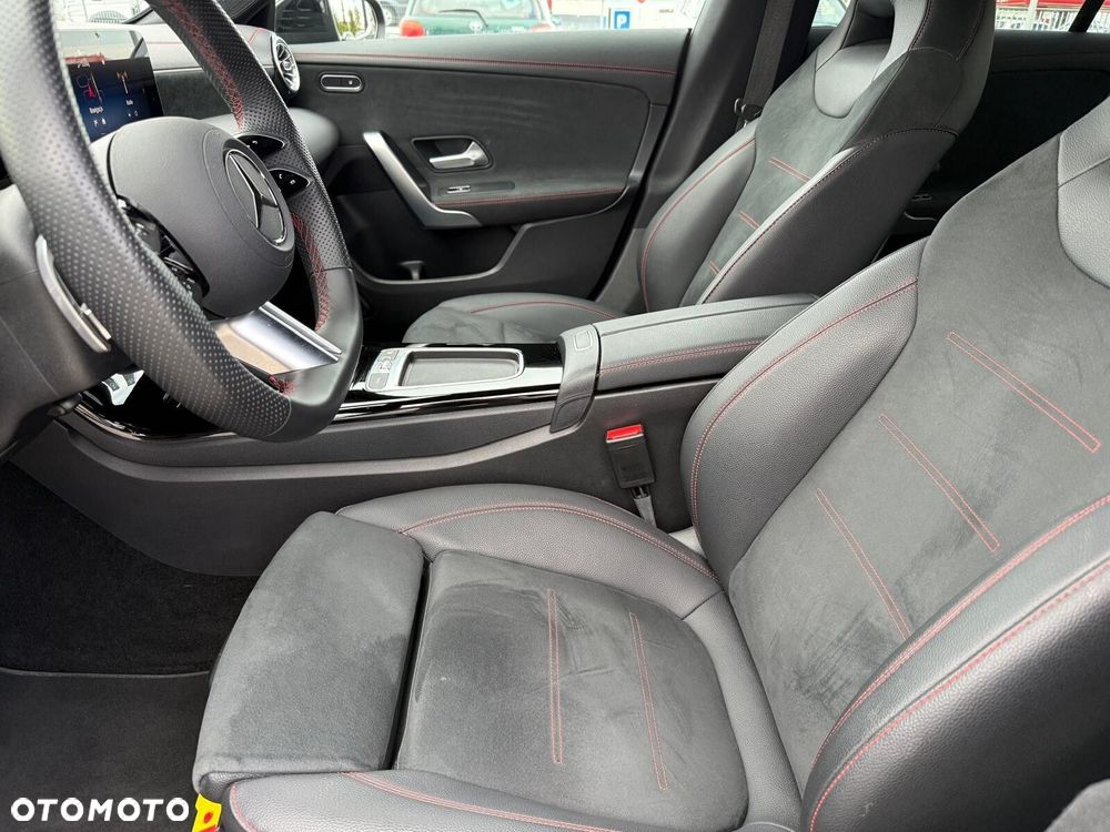 Mercedes-Benz CLA - 12