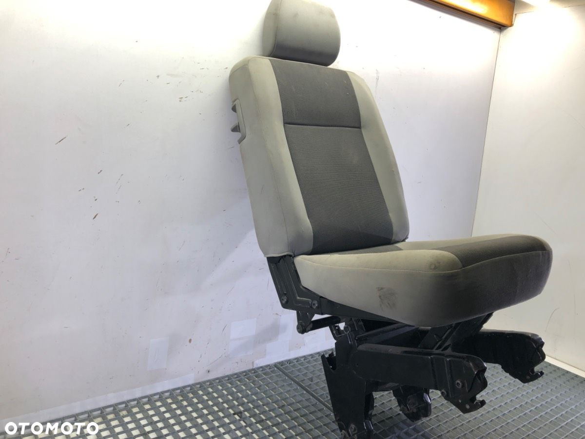 FOTEL TYŁ POJEDYŃCZY - 695.00 PLN - VW TRANSPORTER V Autobus (7HB, 7HJ, 7EB, 7EJ) 2003 - 2015 2.0 - 6