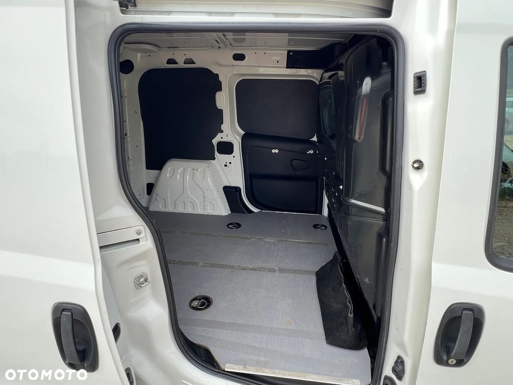 Opel COMBO - 16