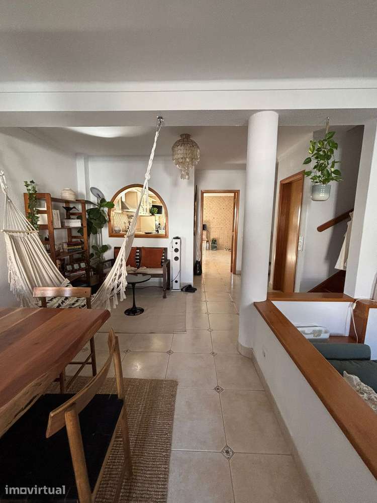 Moradia T3 em Vila Nogueira de Azeitão — Venda pelo proprietário - Grande imagem: 4/54