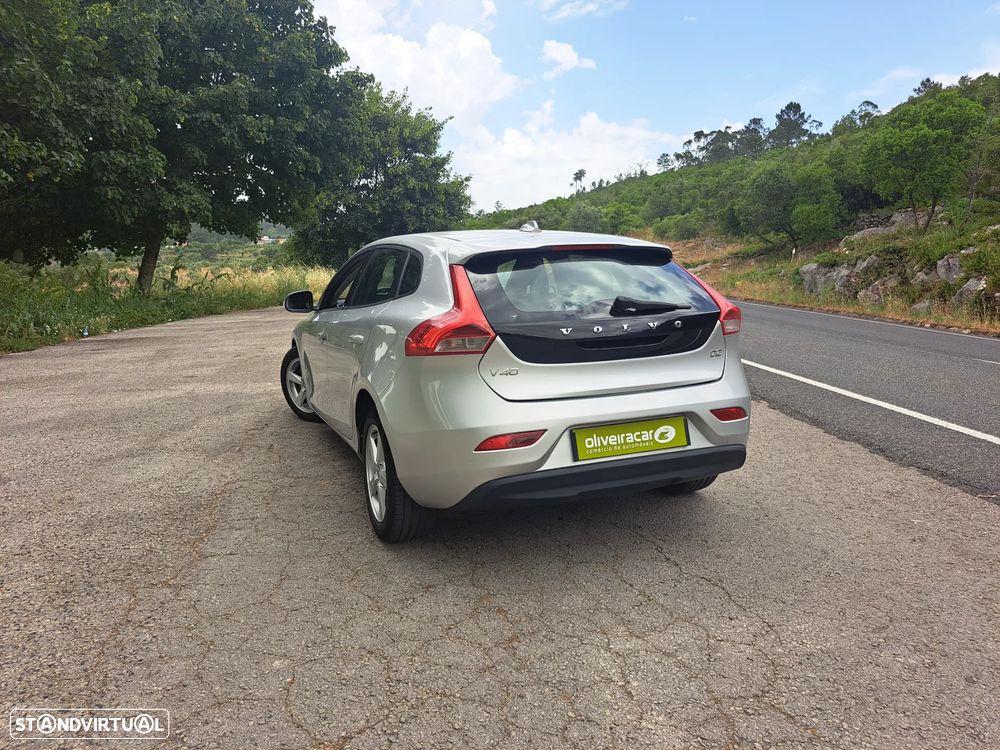 Volvo V40 D2 Kinetic - 26