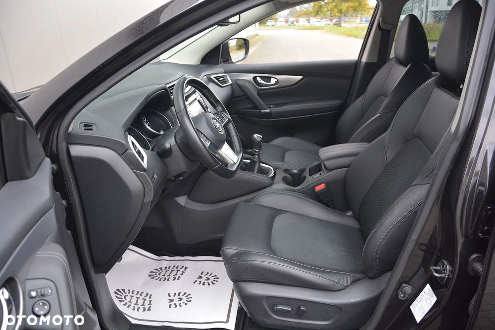 Nissan Qashqai 1.3 DIG-T TEKNA - 9