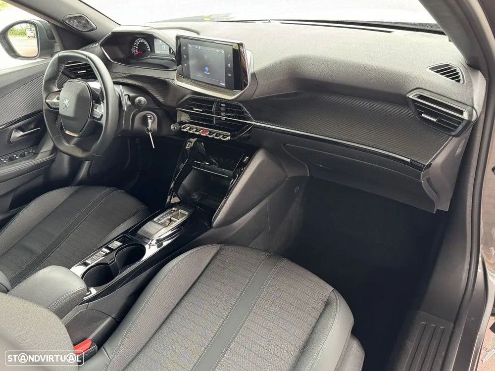 Peugeot 2008 1.5 BlueHDi Allure EAT8 - 25