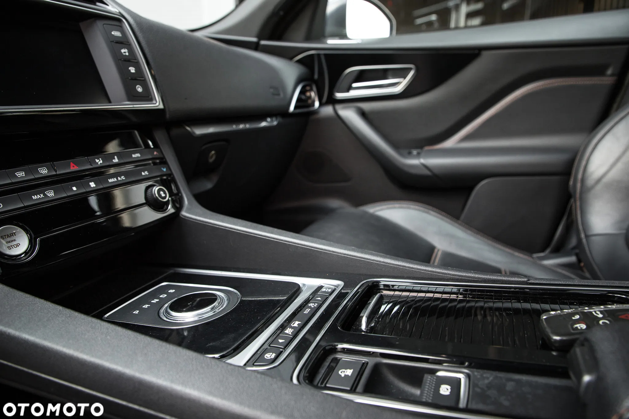 Jaguar F-Pace 2.0 i4D AWD Prestige - 24