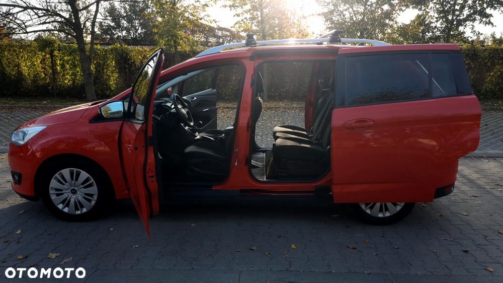 Ford Grand C-MAX - 11