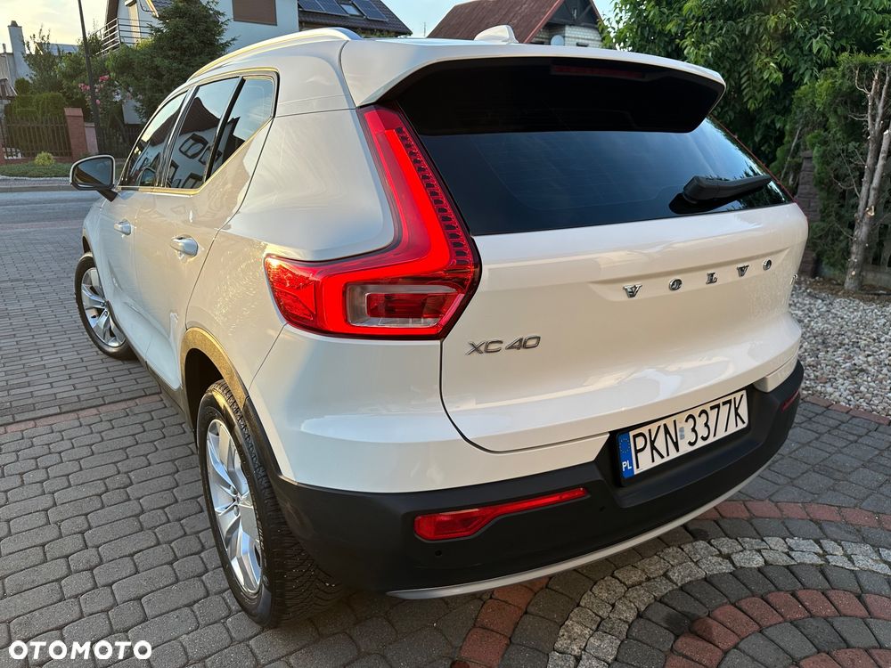 Volvo XC 40 T3 Geartronic Momentum - 24