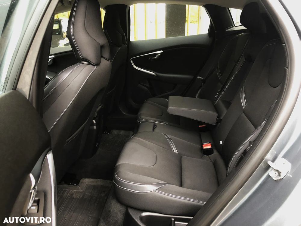 Volvo V40 D3 Geartronic Momentum - 8