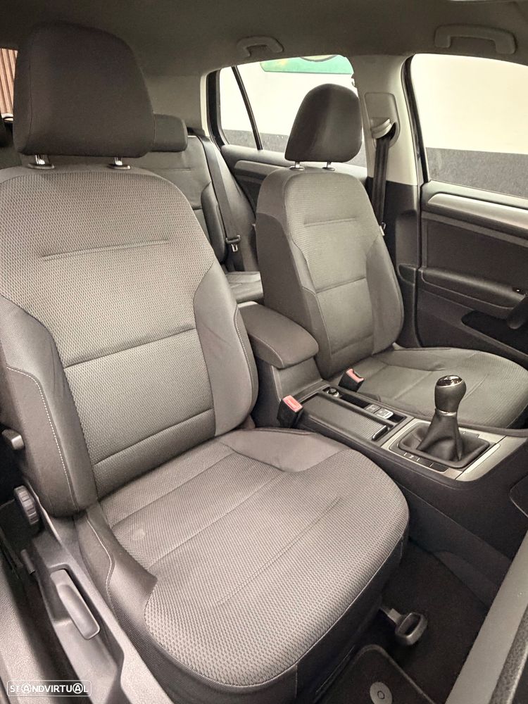 VW Golf 1.6 TDi BlueMotion Confortline - 40