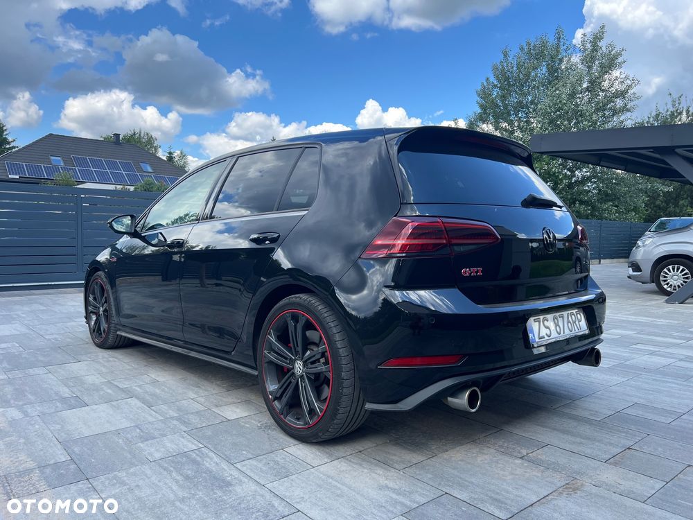 Volkswagen Golf - 3
