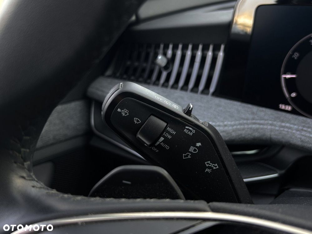 Skoda Superb 2.0 TDI SCR Selection DSG - 25