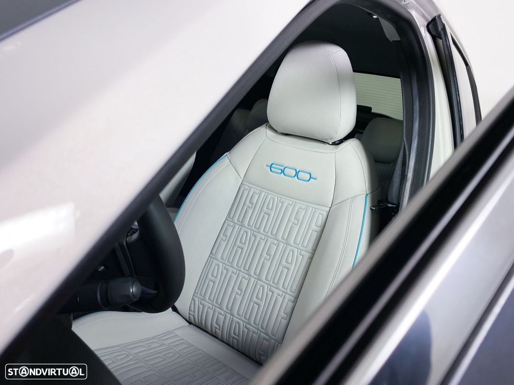 Fiat 600 HYBRID 125 Anos Edition - 23