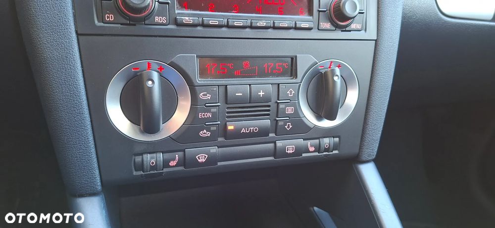 Audi A3 3-drzwiowe 1.6 Ambiente - 33