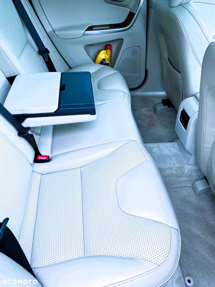 Volvo XC 60 D5 AWD Kinetic - 13