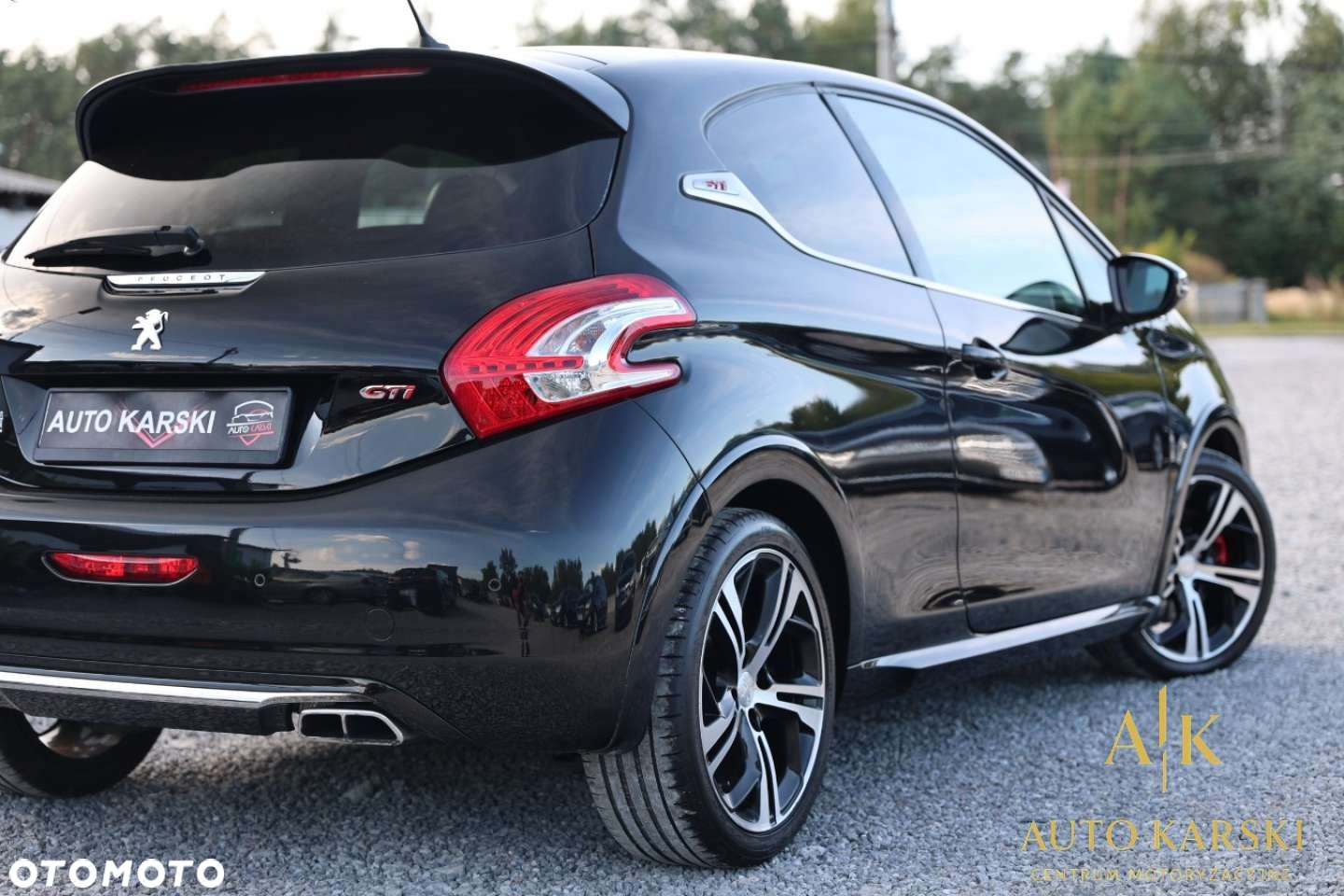 Peugeot 208 - 12