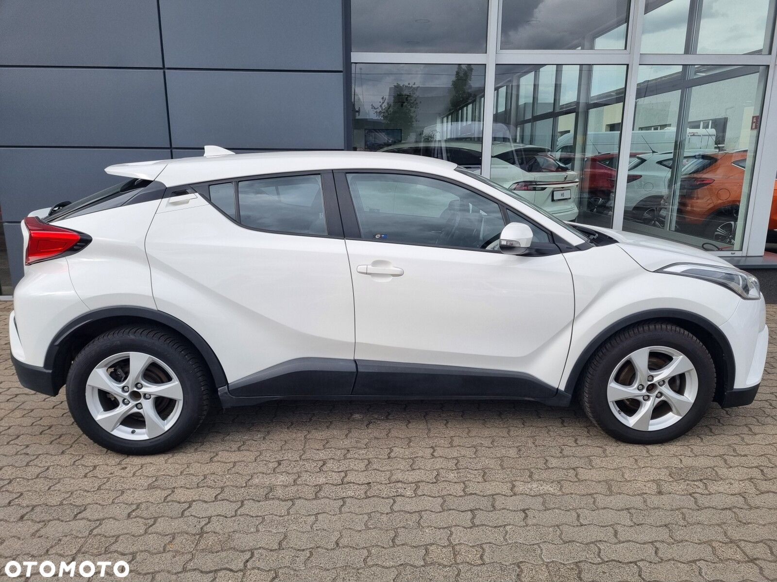 Toyota C-HR - 4