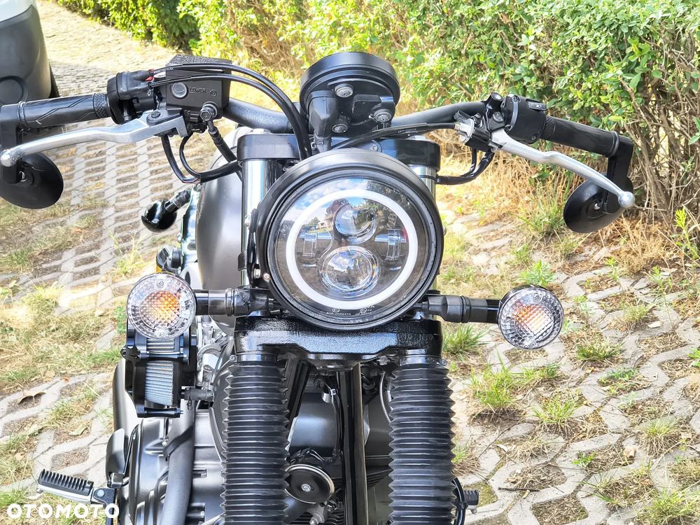 Yamaha XVS - 11