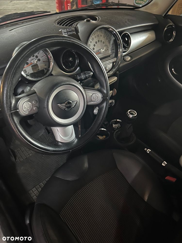 MINI Cooper Standard - 12