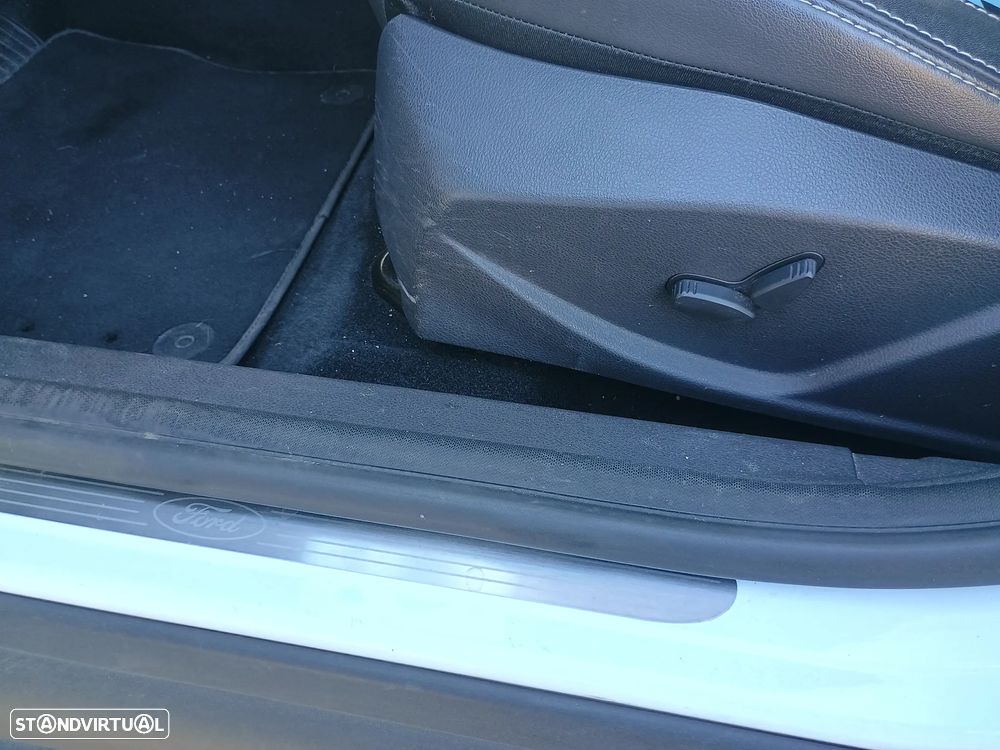 Ford Focus SW 1.0 EcoBoost S&S Titanium - 41