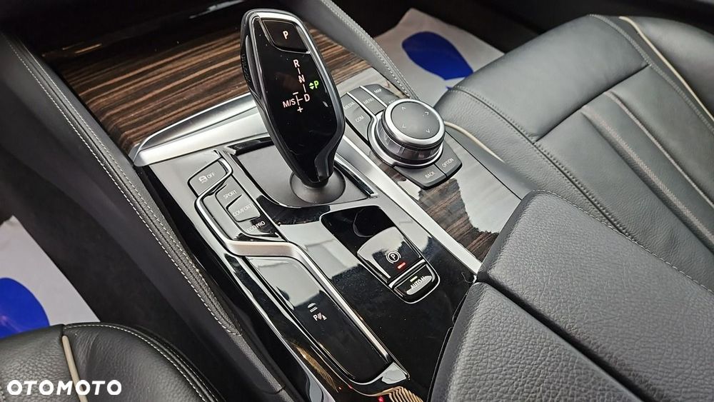BMW Seria 5 530i xDrive mHEV Luxury Line - 19