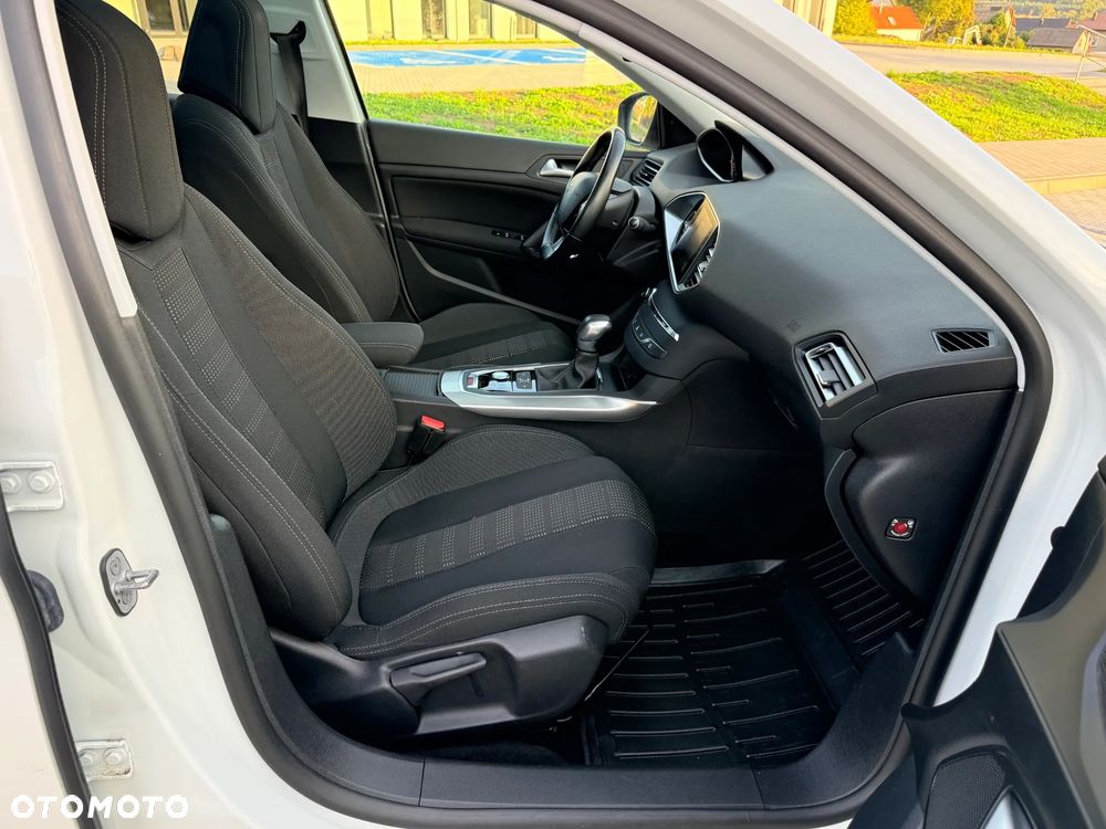 Peugeot 308 2016