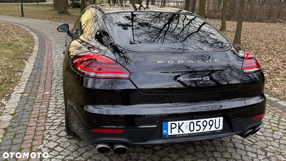 Porsche Panamera 4S - 33