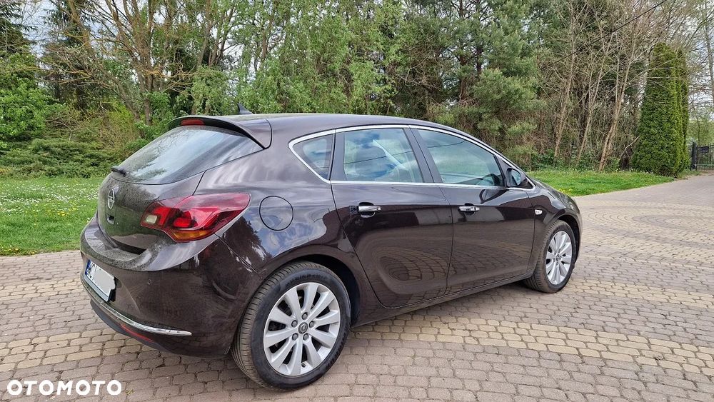 Opel Astra 1.7 CDTI Executive S&S - 9