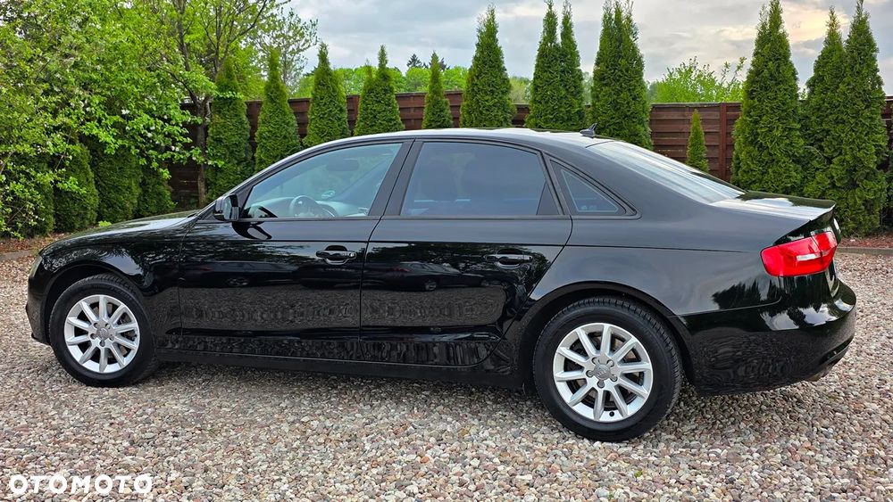 Audi A4 Limousine - 8
