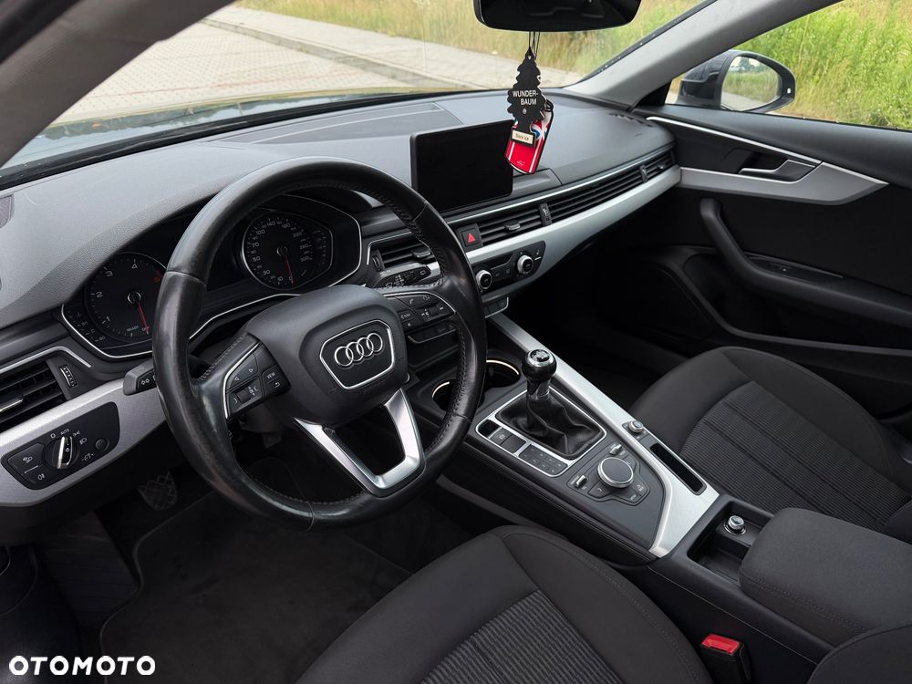 Audi A4 Avant 2.0 TDI - 19