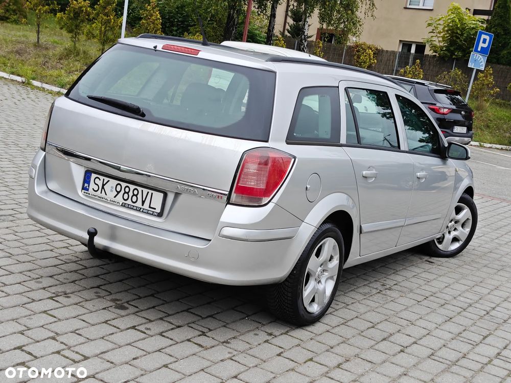 Opel Astra 1.9 CDTI Caravan DPF Cosmo - 4