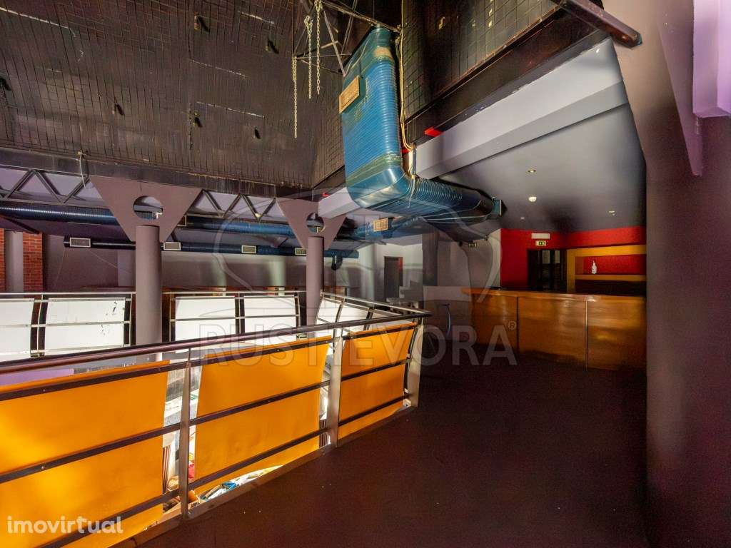 Edificio comercial, antiga Discoteca - Grande imagem: 4/22