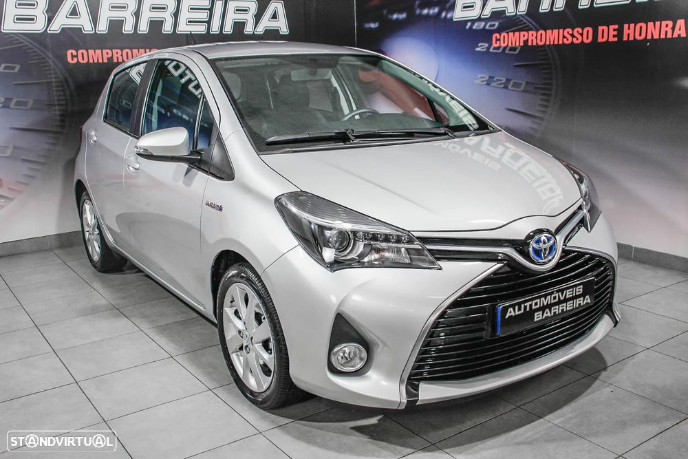 Toyota Yaris 1.5 HSD Sport - 23