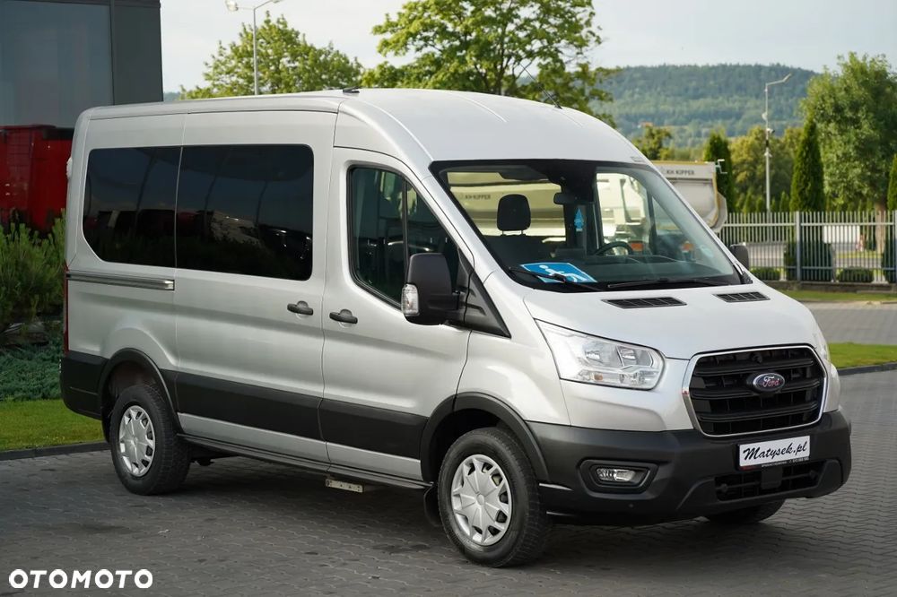 Ford TRANSIT / 6 miejsc / BRYGADÓWAKA  + Najazd na wózek / Dla osób niepełnosprawnych / 2021 / PO KONTRAKCIE SERWISOWYM - 1