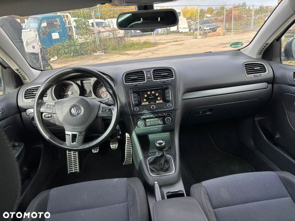 Volkswagen Golf - 6