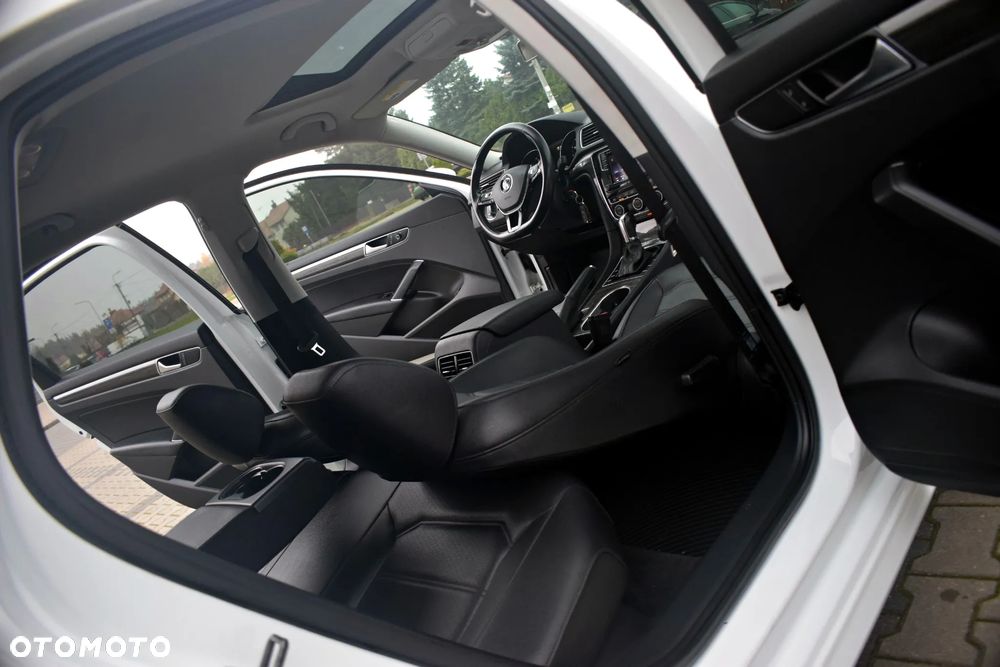 Volkswagen Passat - 38