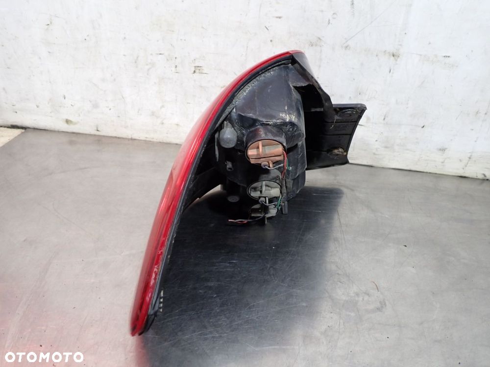 LAMPA PRAWA TYLNA SUZUKI SX4 1.6 - 4