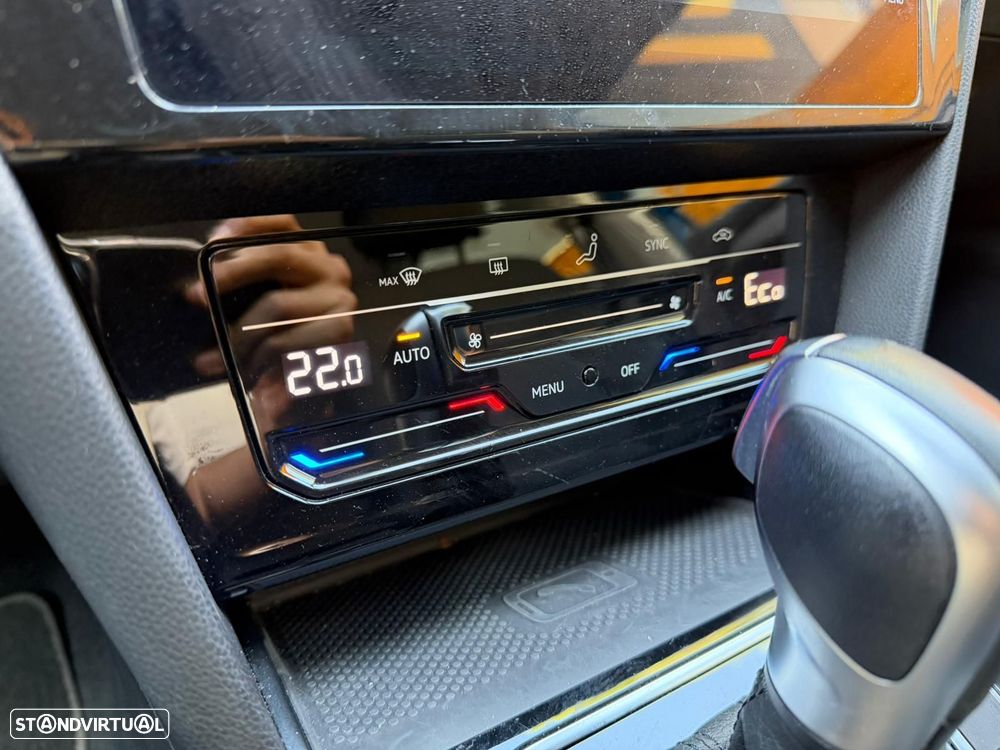 VW Passat - 30