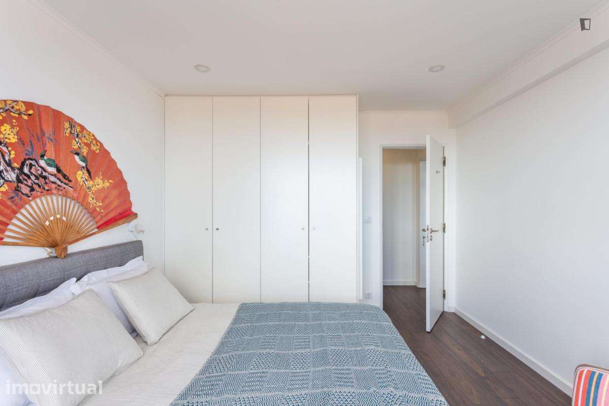 Quarto - localizado em Carcavelos Lisbon - Grande imagem: 3/16