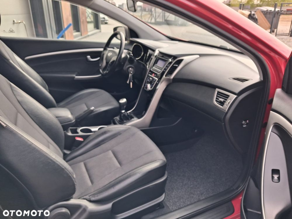 Hyundai i30 1.6 CRDi Premium - 17
