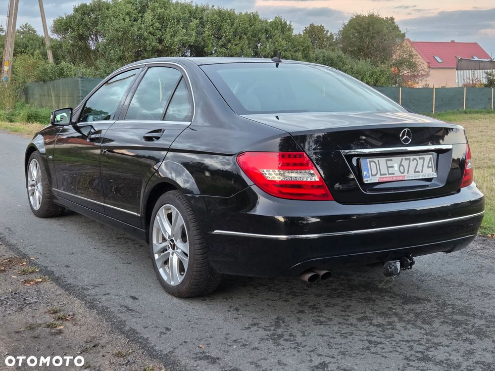 Mercedes-Benz Klasa C 180 CGI Automatik BlueEFFICIENCY Avantgarde - 7