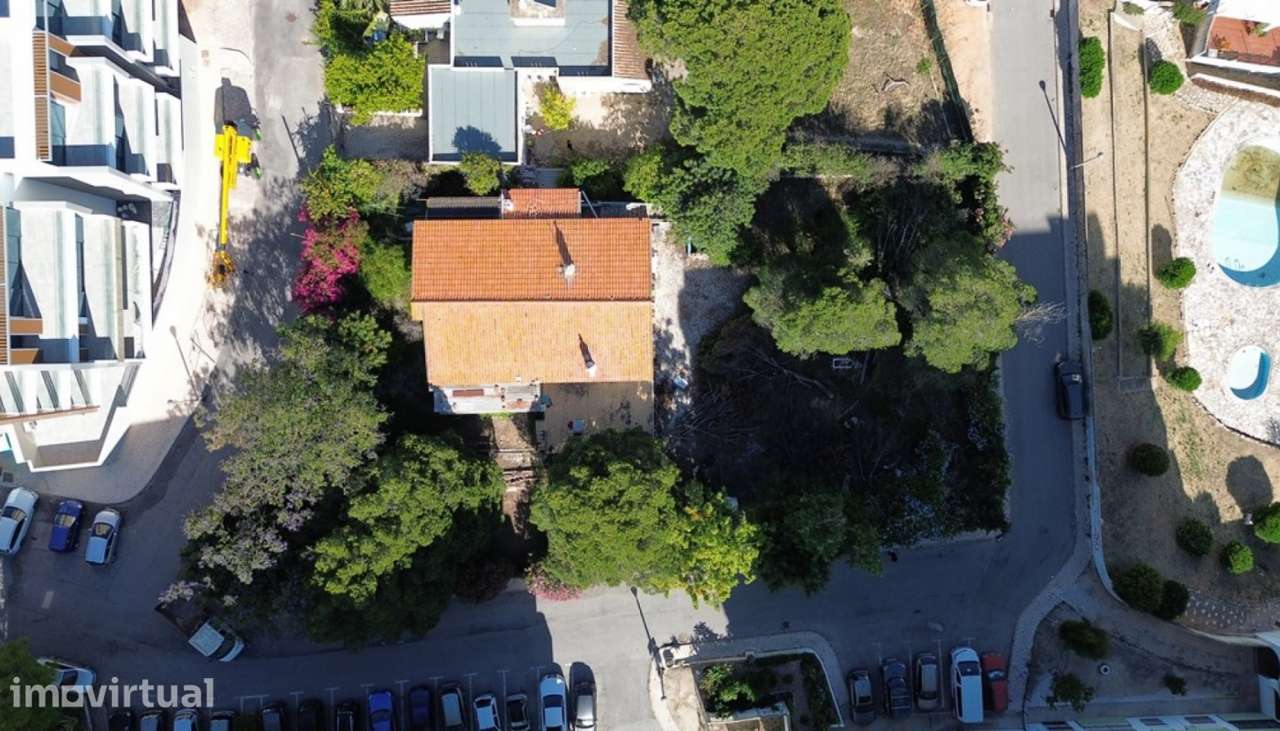 Terreno urbano com projeto aprovado, para venda em Quarteira, Algarve - Grande imagem: 2/6